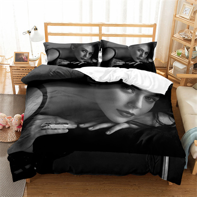 Elizabeth Olsen Comfortable Bedding Three-Piece Soft and Breathable Duvet Cover Gift - Image 2